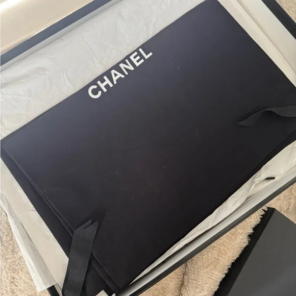 CHANEL Lambskin & Calfskin Combat Boots/Glossy Leather - Picture 3 of 9